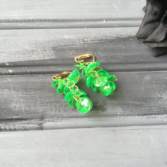 Green Dangly Clip-on Earrings - Picture 1 of 7